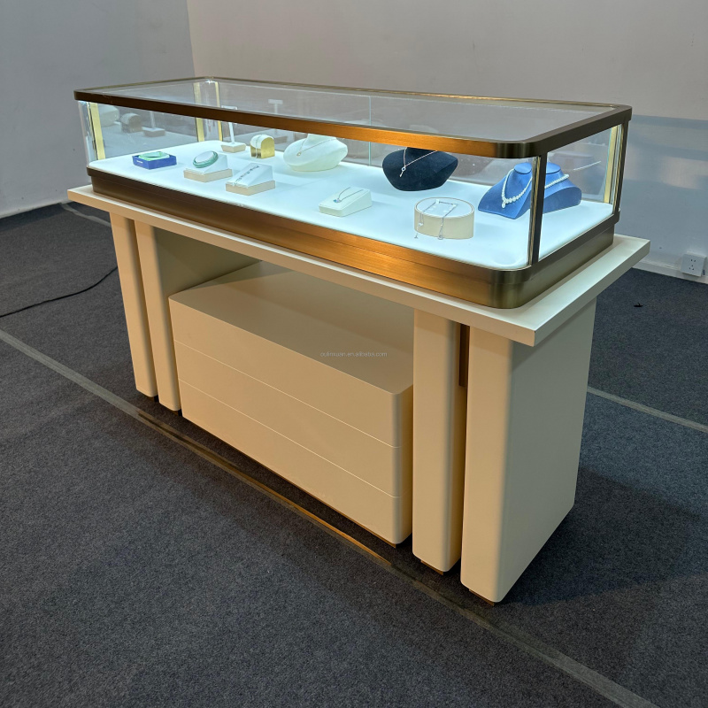 Kasten en displays van roestvr - Jewelry Stores Watches recensie en prijs